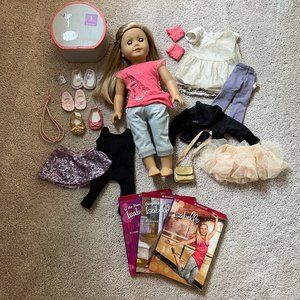 Isabelle Palmer 2014 Doll & Clothes & Access. (23 ITEMS Total)